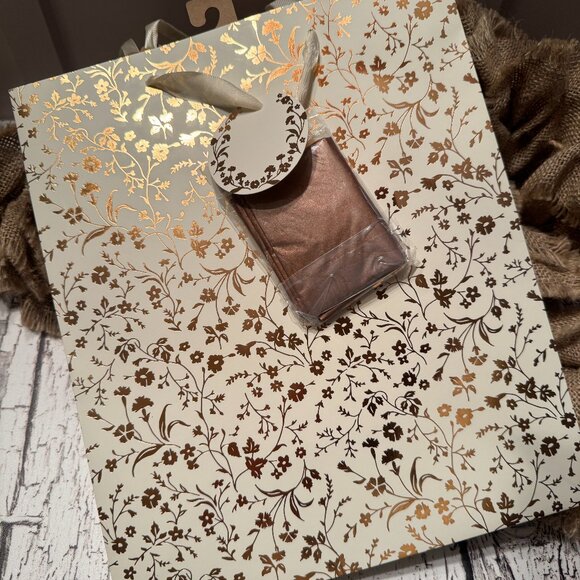 Large Rose Gold and Cream Gift Bags Holiday Floral Set of 3 - Picture 1 of 1